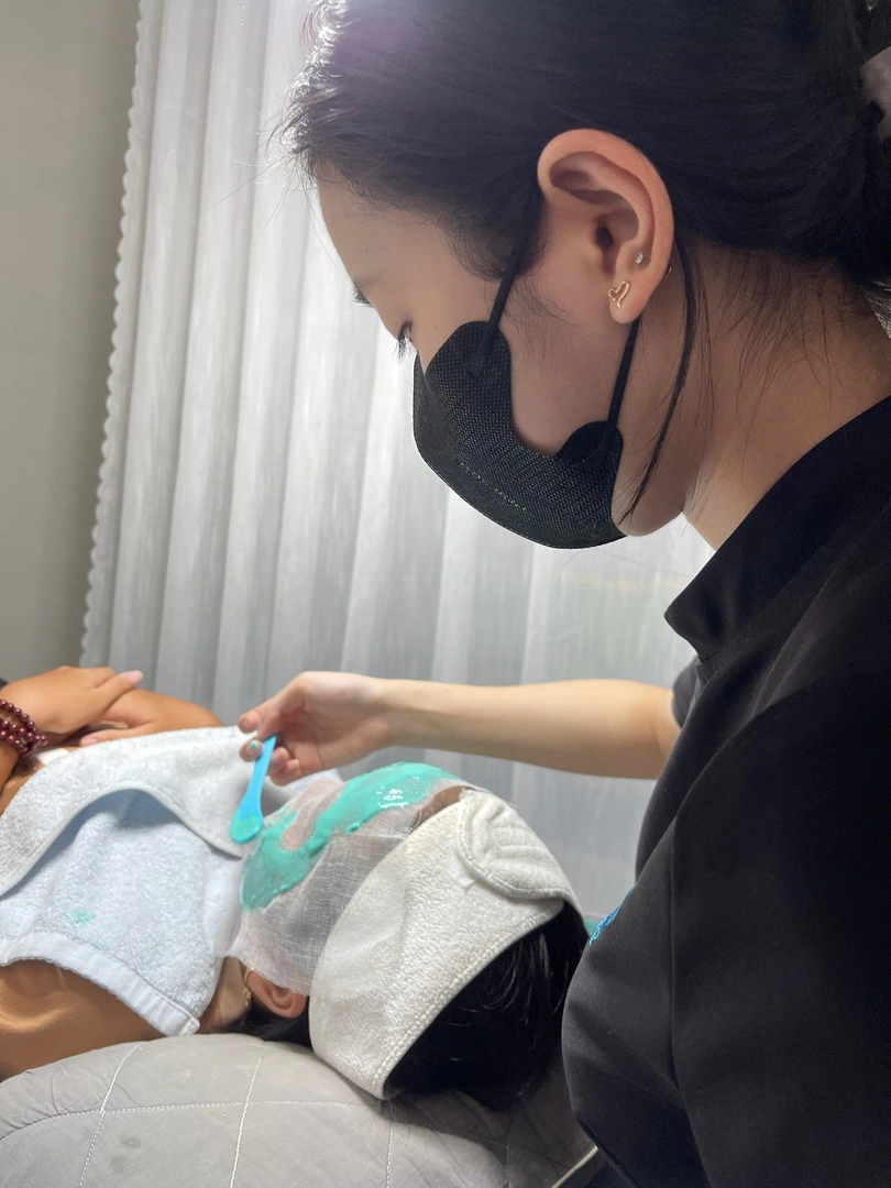 Làm dịu và phục hồi da sau điều trị