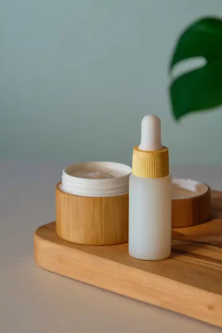 Retinol, Vitamin C and peptides – supporting skincare ingredients that cannot fill in atrophic scars